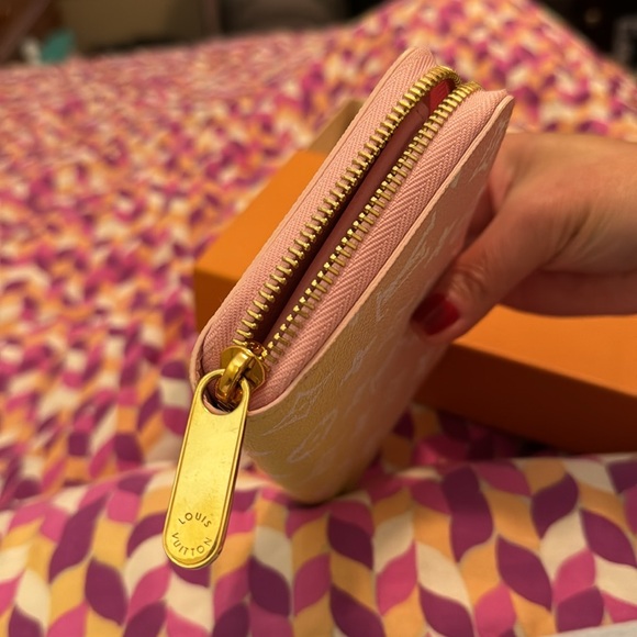 Authentic LOUIS VUITTON Zippy wallet LV by the Pool canvas Pink Yellow - Picture 5 of 16